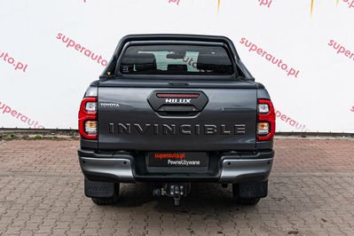 Toyota HiLux Double Cab Invincible 4x4  AT