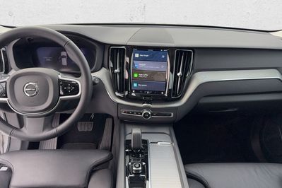 Volvo XC60 B5 B AWD Plus Dark aut
