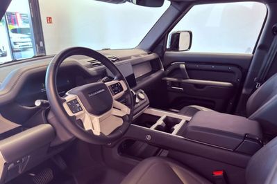 Land Rover Defender 130 3.0 D300 mHEV X-Dynamic SE