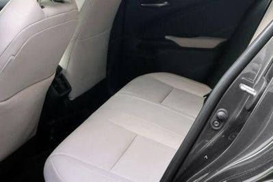 Lexus UX 300h F Sport Design Hybrid Dynamic Force