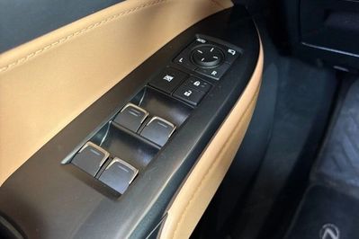 Lexus NX 350h Prestige 2WD