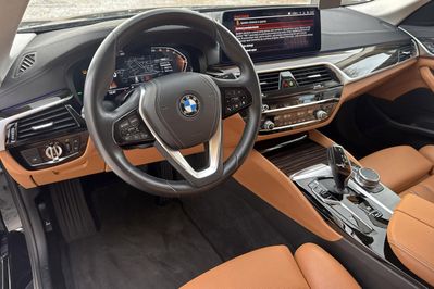 BMW Seria 5 530i xDrive Luxury Line