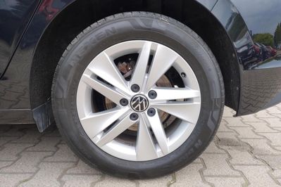Volkswagen Golf Life 1.0 eTSI  DSG