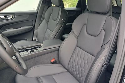 Volvo XC60 B5 B AWD Plus Dark