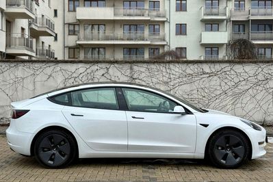 Tesla Model 3 RWD