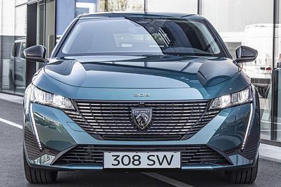 Peugeot 308 Allure EAT8 1.5 BlueHDi