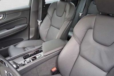 Volvo XC60 B5 B AWD Plus Dark