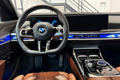 BMW Seria 7 740d xDrive M Sport