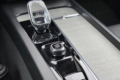 Volvo V60 B4 B Plus Dark