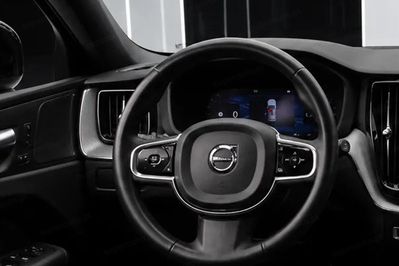Volvo XC60 B4 D AWD Plus Dark aut