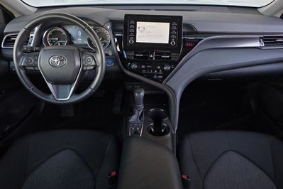 Toyota Camry 2.5 Hybrid Comfort Cvt