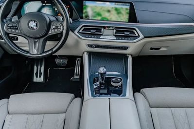 BMW X6 M50i
