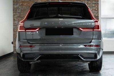 Volvo XC60 B5 AWD Ultra Dark