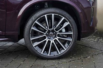 Volvo XC90 T8 AWD Plug-In Hybrid Ultra Dark