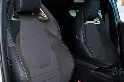 Toyota C-HR 2.0 PHEV Dynamic Force Executive