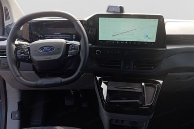 Ford Transit Custom Kombi M1 320 L2H1 Limited A8