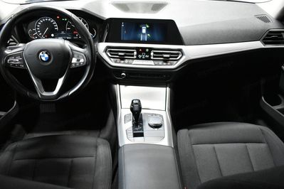 BMW Seria 3 Touring 320d xDrive Advantage