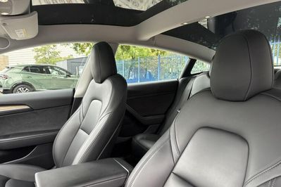 Tesla Model 3 RWD