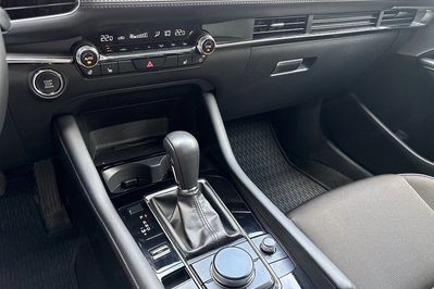 Mazda 3 2.0 Exclusive-Line