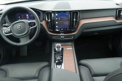 Volvo XC60 T8 Plug-In Hybrid AWD Ultra Bright