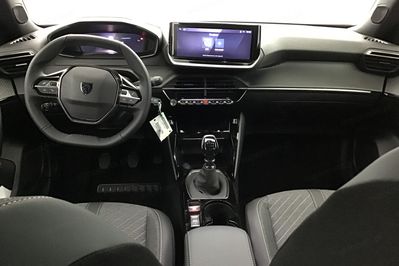 Peugeot 2008 ALLURE 1.2 PureTech