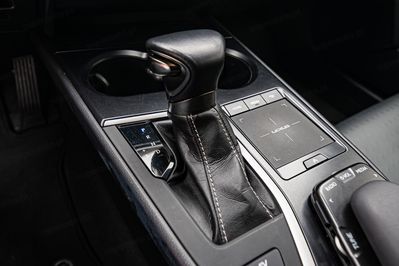 Lexus UX 250h F Impression