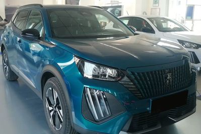 Peugeot 2008 Allure EAT8 1.2 PureTech