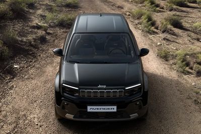 Jeep Avenger Summit 1.2 mHEV e-DCT6