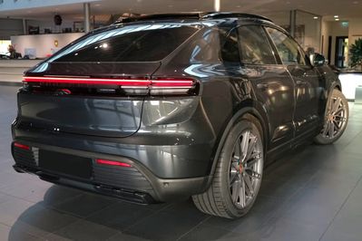 Porsche Macan 4