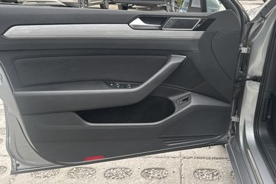 Volkswagen Passat Business 1.5 TSI  DSG