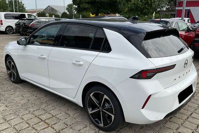 Opel Astra GS  1.2 Turbo AT8