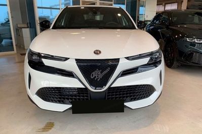 Alfa Romeo Junior 1.2 Ibrida
