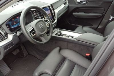 Volvo XC60 B5 B AWD Plus Dark aut