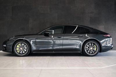 Porsche Panamera Turbo Hybrid