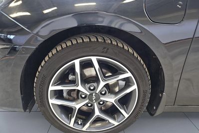 Kia Ceed 1.6 GDI PHEV Business Line DCT