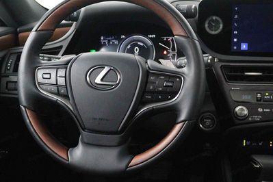 Lexus ES 300h Prestige