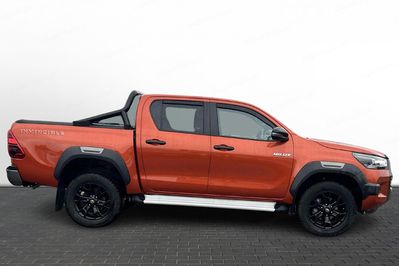 Toyota HiLux Double Cab Invincible 4x4 AT