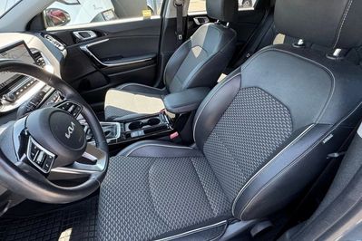 Kia Ceed 1.5 t-Gdi Tribute Dct