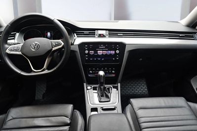 Volkswagen Passat 2.0 TSI Elegance DSG