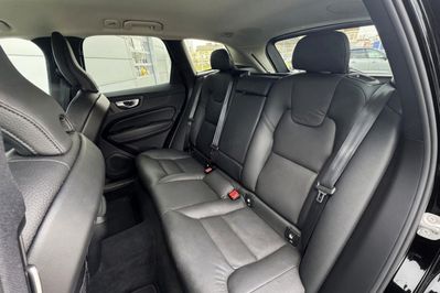 Volvo XC60 B5 B AWD Plus Dark aut