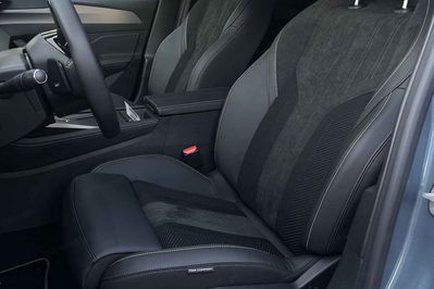 Peugeot 308 GT e-DCS6 1.2 mHEV