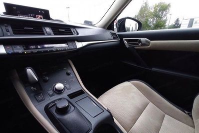 Lexus CT 200h Elegance