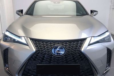 Lexus UX 300h F Sport 2.0 Hybrid Dynamic Force