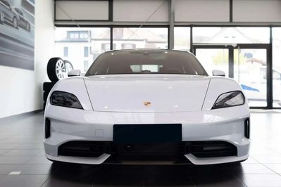 Porsche Taycan 4 Black Edition