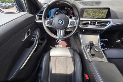 BMW Seria 3 330i xDrive M Sport sport-aut