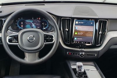 Volvo XC60 B5 B AWD Plus Dark aut