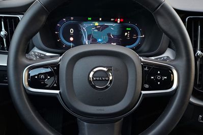 Volvo XC60 T6 Plug-In Hybrid AWD Plus Dark