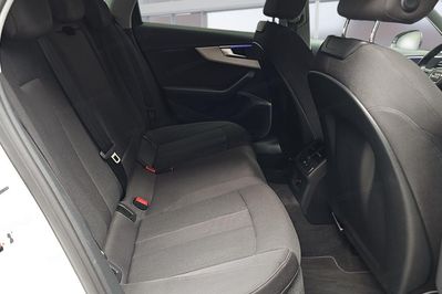 Audi A4 35 TSI s Tronic