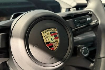 Porsche Cayenne Coupe E-Hybrid Black Edition