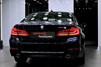 BMW Seria 5 530e xDrive Luxury Line